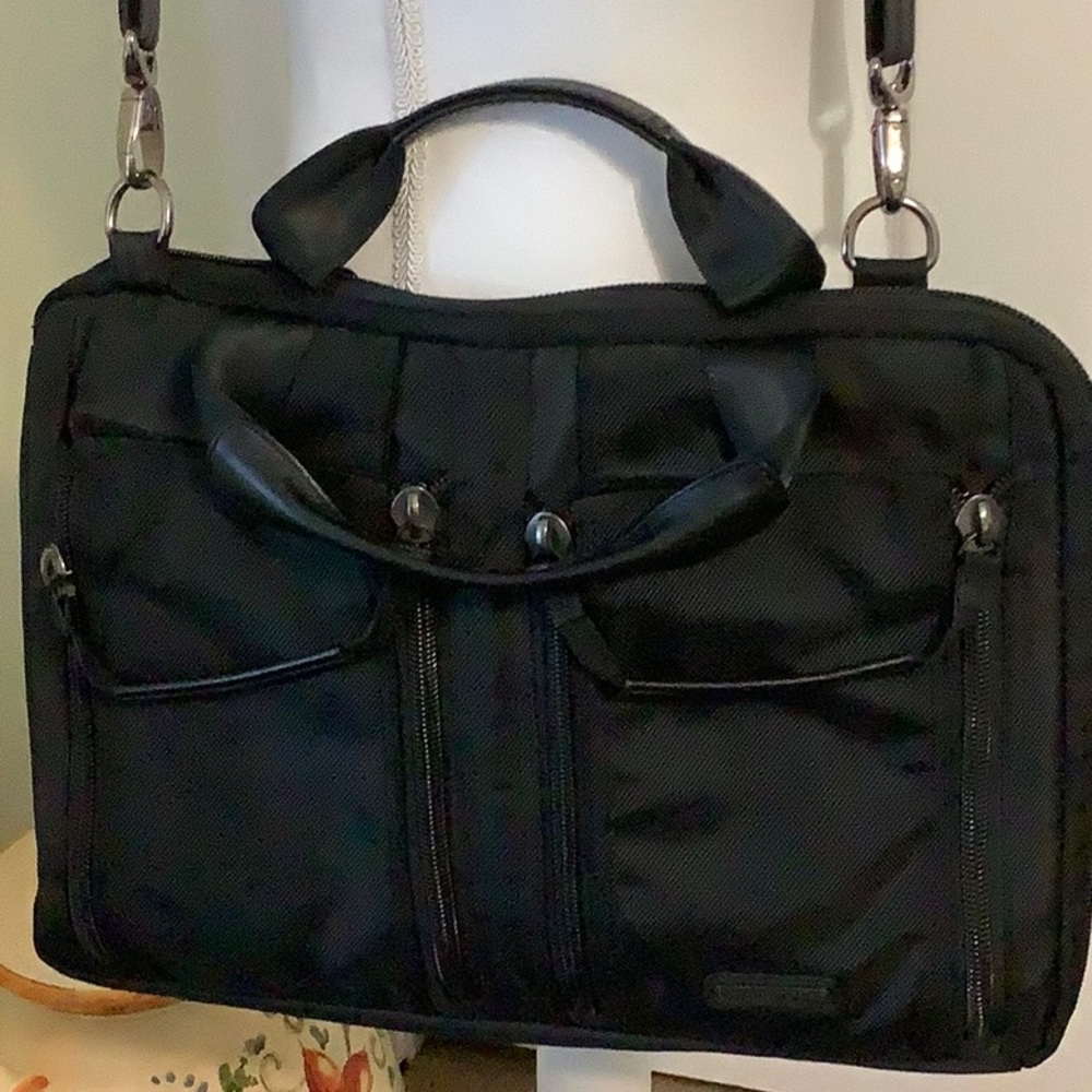 🦋Black canvas laptop bag by MOBIL IT